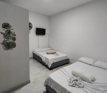 Guadalajara de Buga Hostel | Hospedaje Monasterio