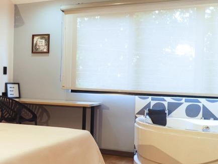 Laureles Hotel | Breathe Retreat House