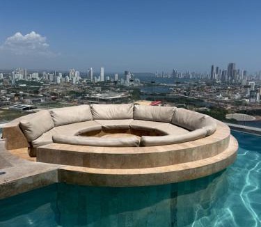 El Cabrero Apartment | NEW! Ocean & City 360views 25FL FREE Airport pick up BY IMZ