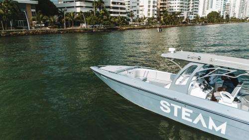 Manga Boat Rental | Lancha de lujo 38ft Cartagena