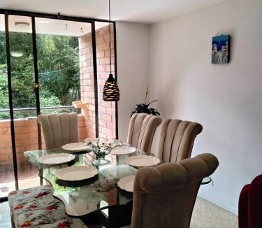 Castropol Apartment | Hermoso apartamento de lujo 3 habitaciones con piscina en el Poblado