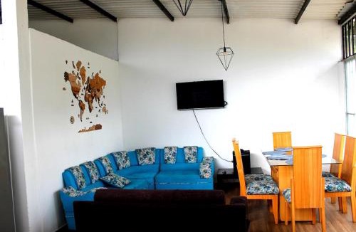 Restrepo House | Casa Garza Real Amplia casa para grupos hasta 12 personas en Restrepo
