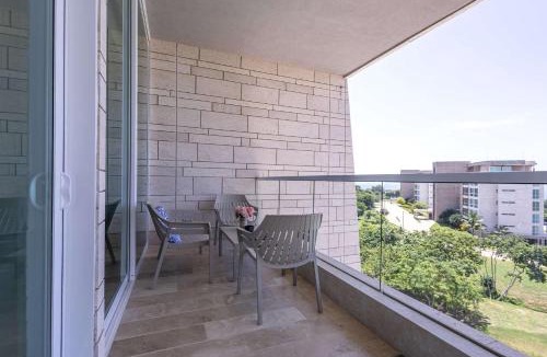 Porto Nao Apartment | Luxe 2-BR Ocean-View Apartment with Pool Gym & Spa