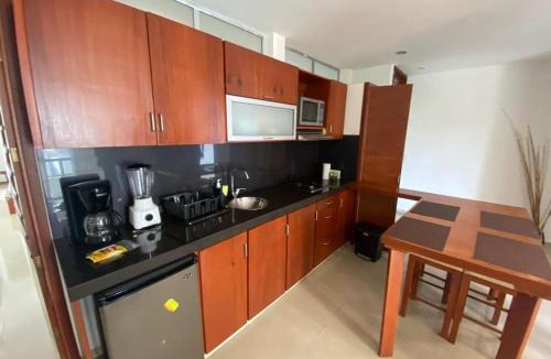 Granada Apartment | 2 Bedrooms Stylish Suite & Pool-Jacuzzi Near Granada