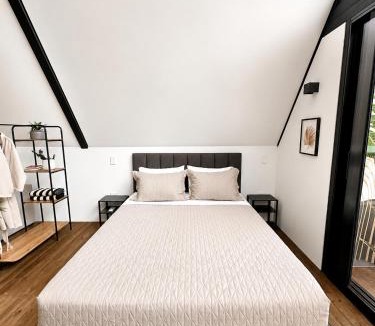 Cocorna Apartment | Private Luxury A-Frame with Jacuzzi & Mountain View