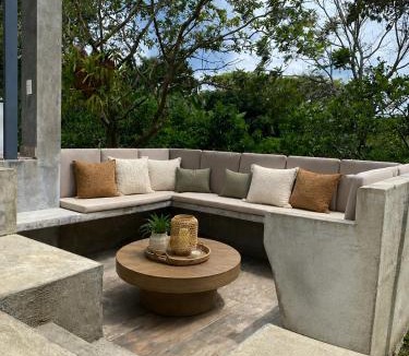 Cerritos House | Refugio Botánico en Cerritos pereira Jacuzzi y naturaleza