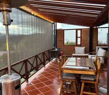 Paipa Ski Chalet | Villa Bremen, Hospedaje Rural con vista al Lago