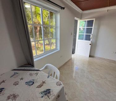 Providencia House | Posada Black Pearl