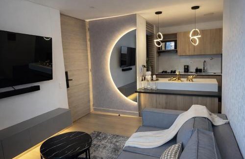 El Poblado Apartment | Monaco by Top Location City View