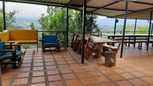 Manizales Villa | Mountain View Finca Campestre