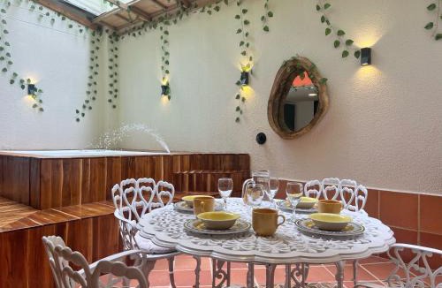 Guatape Apartment | Acogedor en parque principal Guatape con Jacuzzi