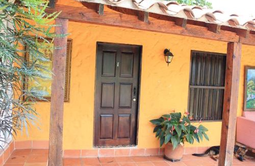 Guarne House | Las Orquídeas EcoHostel