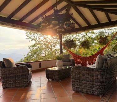 Venecia Villa | La juana cerro tusa