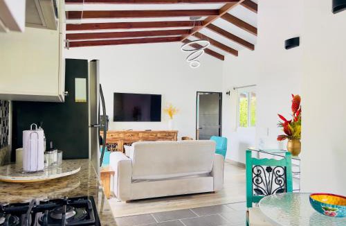 Yotoco House | Finca Bella Village Lujo Rural con Jacuzzi y Vistas al Lago Calima