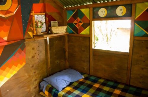 Chinauta Hotel | CABAÑA TIPO CAMPING , PISCINA, PUENTES DE AVENTURA, GRANJA baño compartido