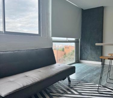 El Tesoro Apartment | Modern Studio in Poblado, Free Parking