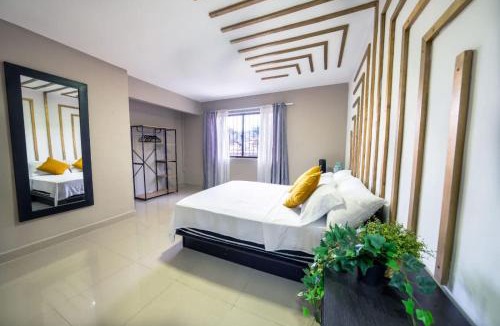 Zona Rosa Apartment | 5 bedroom, with Arcade machine and foosball, 1 block from Lleras park P3