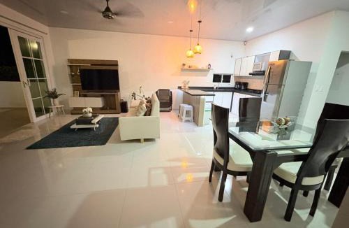 Melgar Villa | Casa WHITE