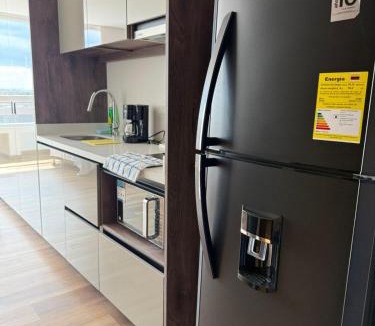 Santa Ana Apartment | VOU Suite 706