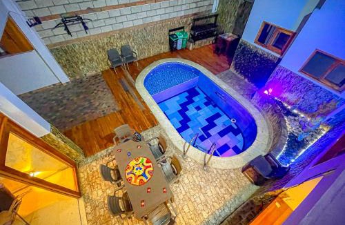 Laureles Villa | Alojamiento con piscina privada en Medellín MLB by Lets Go