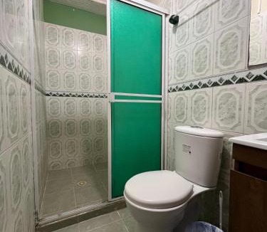 Santa Marta House | Habitación privada amplia con baño en Santa Marta