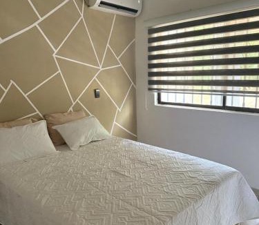 Granada House | Hostal santa monica boutique