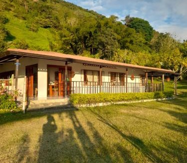 Quebradanegra House | Casa rural El Encanto Guaduas