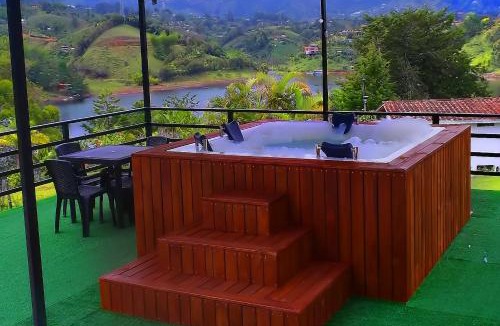 El Penol House | Preciosa Finca con Increíble vista frente al embalse de Guatapé con jacuzzi