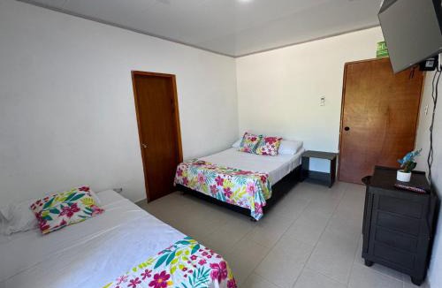 Providencia Hotel | Posada Old Town Bay