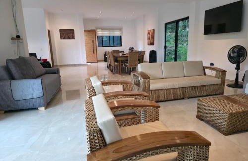 Villeta House | Casa Mezcal