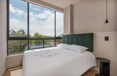 Guatape House | Luxury Villa in Guatapé | Pool and lake