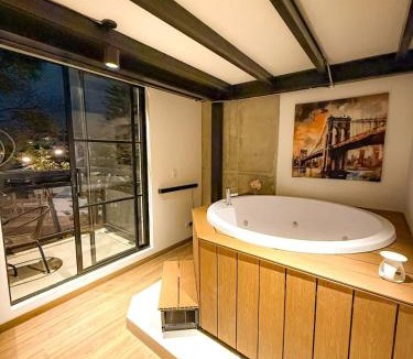 Barrios Unidos Apartment | Exclusive Duplex with Private Jacuzzi