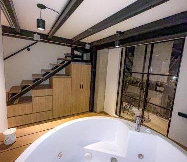Barrios Unidos Apartment | Exclusive Duplex with Private Jacuzzi