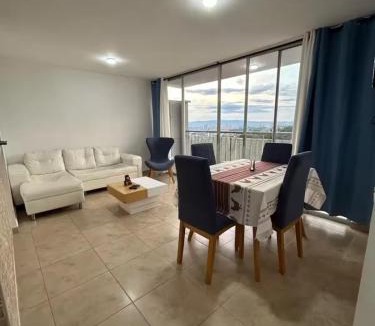 Floridablanca Apartment | Comodo Apto 2Hab con Piscina, Gym y Balcón