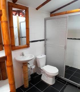 Ulloa Apartment | Apto/cabaña naranja