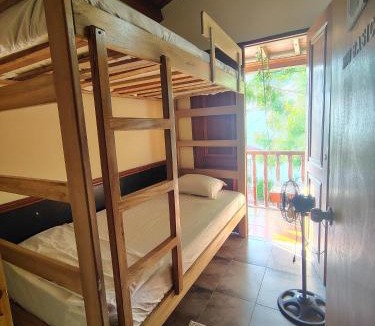 Manga House | MINI ROOM Económica con Balcón cerca de MUELLE CRUCEROS