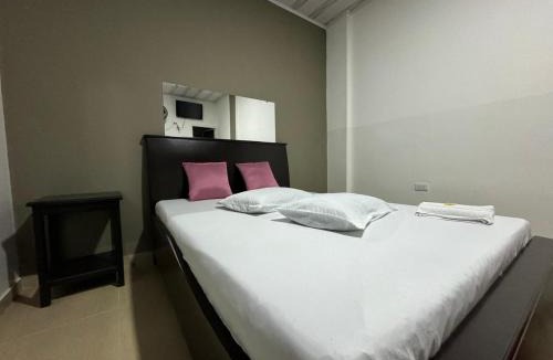 Florida Hotel | HOSPEDAJE CASANOVA FlORIDA VALLE