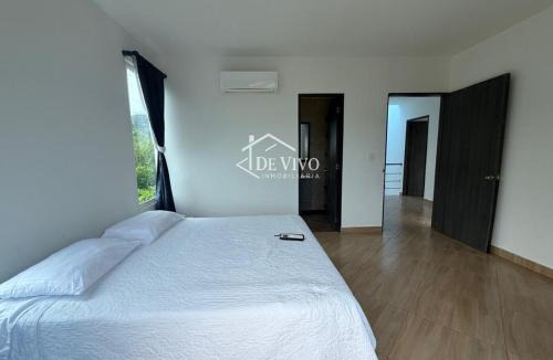 Santa Veronica Villa | VILLA MANDALAY