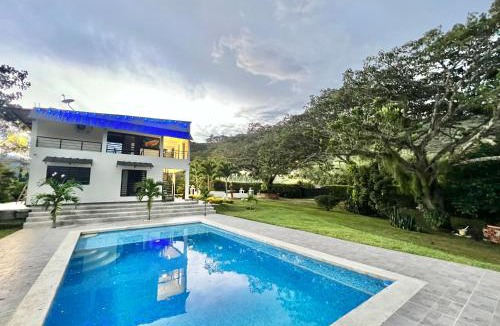 La Union Villa | Casa Finca en La Unión Valle con piscina - Pompano
