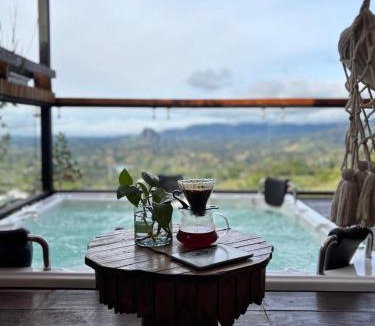 El Penol Ski Chalet | Glamping Montesereno