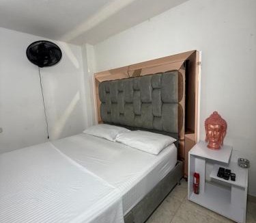Floridablanca House | Oxford House Hostel