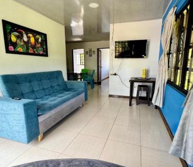 Barbosa House | Jacuzzi - flores en la colina 2