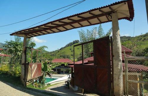 Cocorna House | Hostal Manantiales La Esperanza