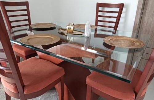 El Capuli House | Hermosa habitación en la zona T de la ciudad con acceso a baño privado ,cocina, sala y comedor