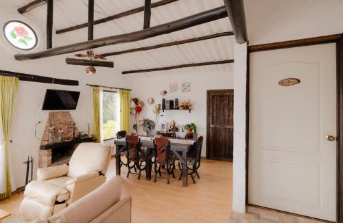 Paipa House | La Rosaleda - Hermosa finca, vista al lago, bosque privado y BBQ