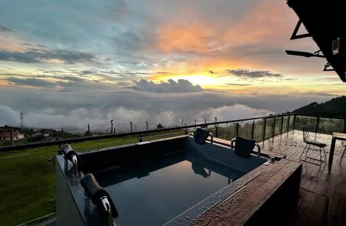 Bello Villa | Finca Privada San Félix - Jacuzzi, Vista a la Montaña y Atardecer Romántico