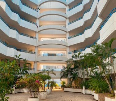 Urb Plenomar Apartment | Quiet studio apartment one block from the beach