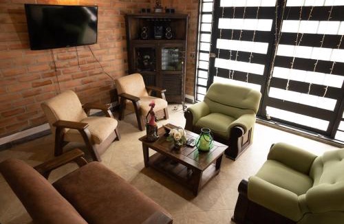 El Penol House | Villa El Colibri
