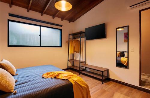 Patio Bonito Apartment | El Poblado Medellin Luxury 5BR Jacuzzi AC