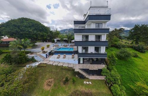 El Penol Apartment | The Palms Hotel